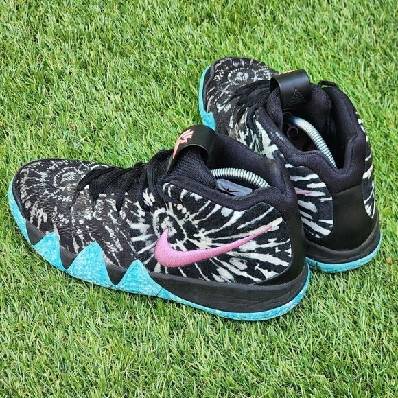 NIKE KYRIE - Womens Sneakers - SIZE 7 - Picture 7 of 11